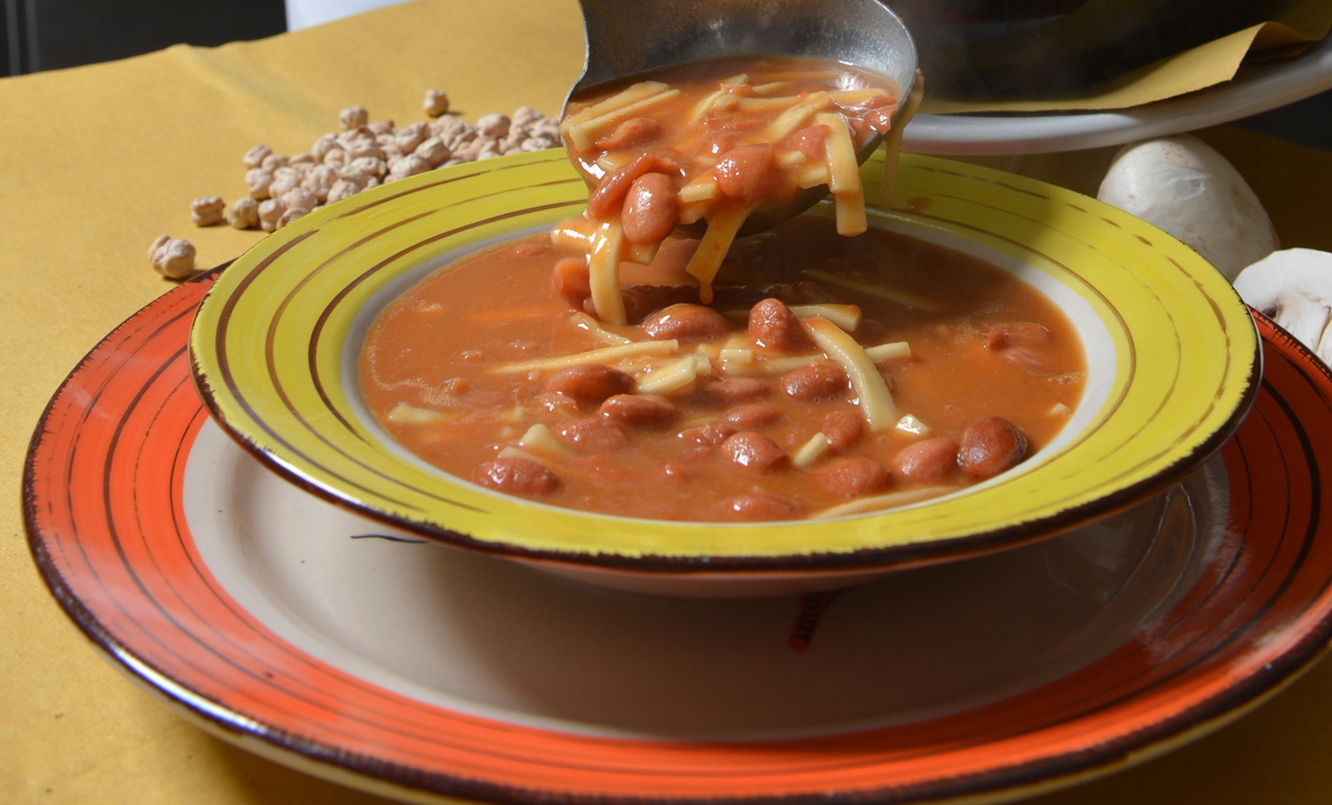 Zuppa di fagioli con sagnette